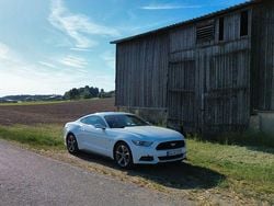 Weiß Gebraucht 2016 Ford Mustang Coupé | 19.200 €