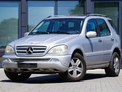 Brillantsilber metalliclack Gebraucht 2005 Mercedes ML270 Edition SUV | 3.480 € (Teuer)