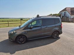 Grau Gebraucht 2019 Ford Tourneo Courier Titanium Van / Kleinbus | 11.400 € (Guter Preis)