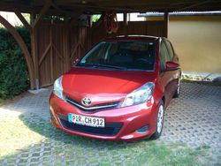 Rot Gebraucht 2012 Toyota Yaris Life Limousine | 7.300 € (Fairer Preis)