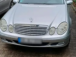 Silber Gebraucht 2004 Mercedes E200 Limousine | 6.400 € (Teuer)
