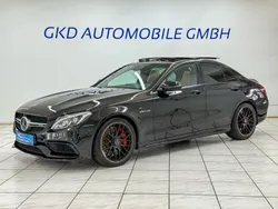 Obsidianschwarz Gebraucht 2017 Mercedes C63S AMG AMG Limousine | 53.490 € (Etwas zu teuer)