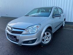 Silber Gebraucht 2009 Opel Astra Limousine | 4.290 € (Teuer)