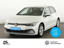 Weiß Gebraucht 2023 VW Golf VIII Life Kleinwagen | 23.197 € (Guter Preis)