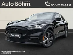 Schwarz(metallic) Gebraucht 2021 Ford Mustang Mach-E Basis SUV | 29.830 € (Guter Preis)