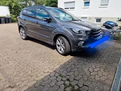 Grau Gebraucht 2018 Ford Kuga ST-Line SUV | 14.000 € (Fairer Preis)