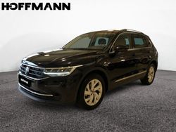Deep black pearlescent Gebraucht 2023 VW Tiguan Life SUV | 28.590 € (Fairer Preis)