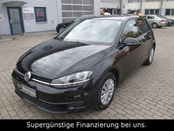 Deep black Gebraucht 2019 VW Golf Trendline Limousine | 15.490 € (Fairer Preis)