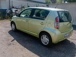 Grün Gebraucht 2005 Daihatsu Sirion Kleinwagen | 1.300 €
