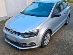Silber Gebraucht 2016 VW Polo Trendline Kleinwagen | 7.000 € (Guter Preis)