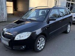 Schwarz Gebraucht 2010 Skoda Fabia Kombi | 2.500 € (Superpreis)