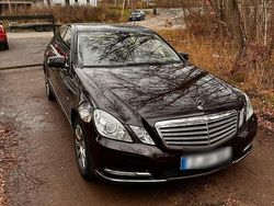 Braun Gebraucht 2010 Mercedes E220 Elegance Limousine | 7.000 € (Guter Preis)