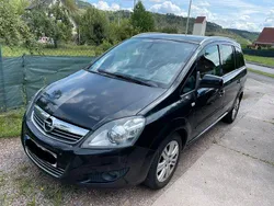 Schwarz Gebraucht 2012 Opel Zafira Family Van / Kleinbus | 6.700 € (Fairer Preis)