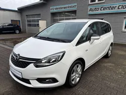 Weiß Gebraucht 2017 Opel Zafira Business Edition Van / Kleinbus | 14.899 € (Teuer)