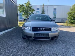 Grau Gebraucht 2004 Audi A4 Kombi | 2.399 € (Fairer Preis)