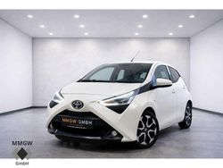 Weiß Gebraucht 2021 Toyota Aygo X-play Kleinwagen | 9.980 € (Fairer Preis)
