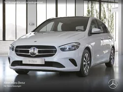 Weiß Gebraucht 2022 Mercedes B200 Van / Kleinbus | 28.890 € (Teuer)