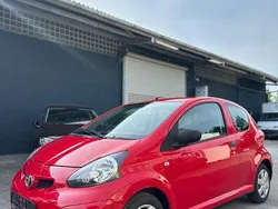 Rot Gebraucht 2010 Toyota Aygo Basis Kleinwagen | 2.990 € (Fairer Preis)