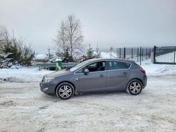 Grau Gebraucht 2012 Opel Astra Selection Limousine | 5.900 € (Fairer Preis)