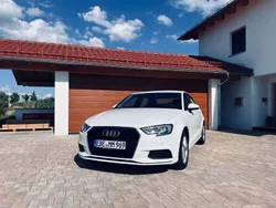 Weiß Gebraucht 2017 Audi A3 Comfort Limousine | 15.300 € (Fairer Preis)