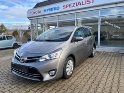 Braun Gebraucht 2014 Toyota Verso Comfort Van / Kleinbus | 4.990 € (Guter Preis)