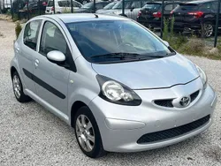 Silber Gebraucht 2006 Toyota Aygo Basis Kleinwagen | 1.980 € (Fairer Preis)