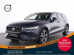 Blau Gebraucht 2023 Volvo V60 CC Ultimate Kombi | 40.850 € (Fairer Preis)