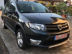Blau Gebraucht 2013 Dacia Sandero Essentiel Kleinwagen | 6.999 € (Teuer)