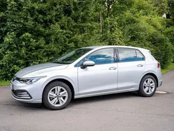 Silber Gebraucht 2020 VW Golf VIII Life Limousine | 18.499 € (Guter Preis)