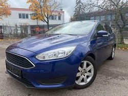 Blau Gebraucht 2016 Ford Focus Trend Limousine | 4.990 € (Superpreis)