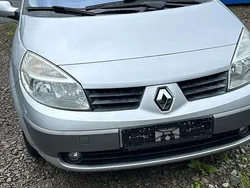 Grau Gebraucht 2006 Renault Scénic II Van / Kleinbus | 800 €