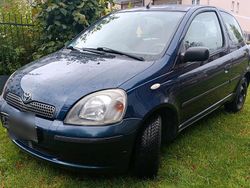 Blau Gebraucht 2002 Toyota Yaris Kleinwagen | 1.350 € (Fairer Preis)