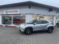 Silber Gebraucht 2021 Toyota Yaris Cross Elegant SUV | 23.990 € (Fairer Preis)