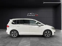 Weiß Gebraucht 2020 VW Touran Highline Van / Kleinbus | 14.990 € (Guter Preis)