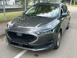 Grau Gebraucht 2022 Ford Focus Limousine | 12.300 € (Fairer Preis)