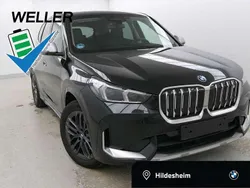 Black sapphire (schwarz) Gebraucht 2023 BMW iX1 Comfort Edition SUV | 37.750 € (Superpreis)