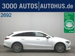 Weiß (polarweiss) Gebraucht 2023 Mercedes CLA200 Shooting Brake Kombi | 28.890 € (Guter Preis)