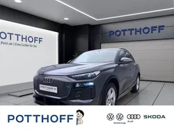 Grau Neu 2025 Audi Q6 e-tron SUV | 69.800 € (Etwas zu teuer)