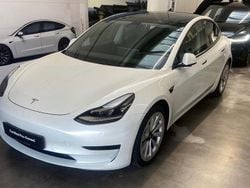 Weiß Gebraucht 2021 Tesla Model 3 Standard Range Plus Limousine | 21.800 € (Guter Preis)