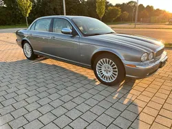 Grau Gebraucht 2006 Jaguar XJ8 Limousine | 13.900 € (Fairer Preis)