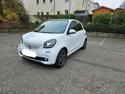 Weiß Gebraucht 2018 Smart ForFour Limousine | 9.999 €