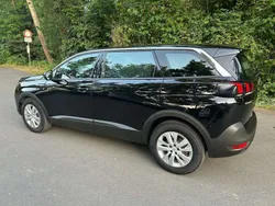 Schwarz Gebraucht 2023 Peugeot 5008 Active Van / Kleinbus | 27.450 € (Fairer Preis)