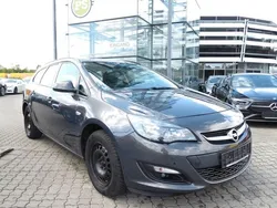 Grau Gebraucht 2015 Opel Astra Style Kombi | 3.980 € (Etwas zu teuer)
