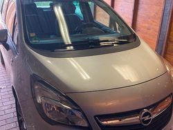 Silber Gebraucht 2016 Opel Meriva drive Van / Kleinbus | 9.595 € (Guter Preis)