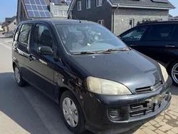 Schwarz Gebraucht 2003 Daihatsu YRV Van / Kleinbus | 890 €