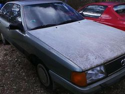 Grün Gebraucht 1984 Audi 100 Basis Limousine | 600 €