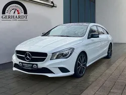 Weiß Gebraucht 2015 Mercedes CLA250 Shooting Brake Kombi | 18.300 € (Etwas zu teuer)