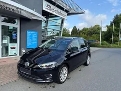 Schwarz Gebraucht 2017 VW Golf VII Highline Limousine | 16.950 € (Etwas zu teuer)
