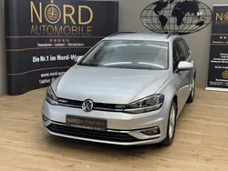Reflexsilber metallic (metallic) Gebraucht 2019 VW Golf VII Comfortline Kombi | 16.399 € (Superpreis)