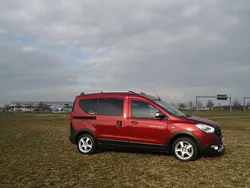 Rot Gebraucht 2019 Dacia Dokker Stepway Van | 14.995 € (Fairer Preis)